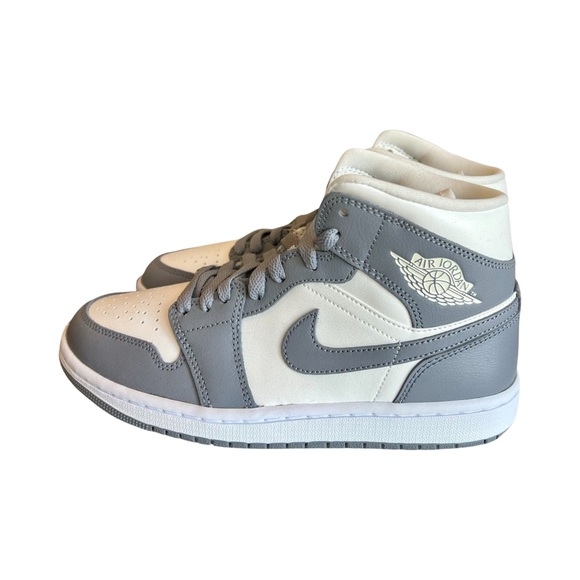 Nike Air Jordan 1 Mid - Picture 1 of 3